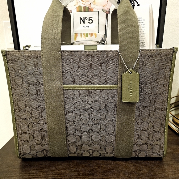 Coach Smith Tote Olive Green Bag. - Picture 4 of 6